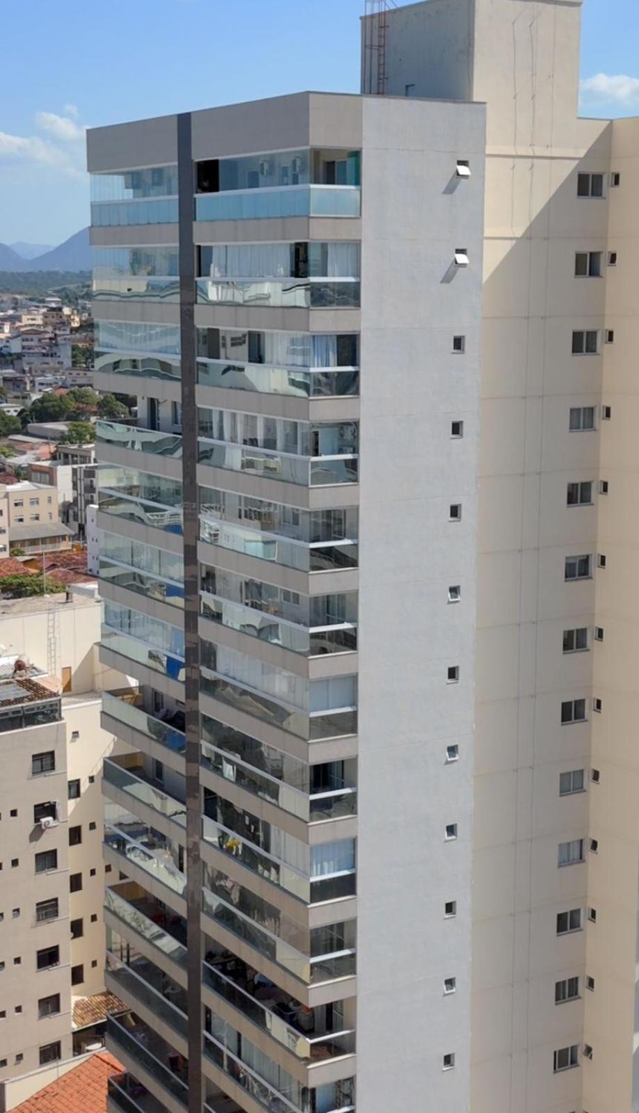 Desfrute De Um Moderno Apto Na Do Morro, Com Deslumbrante Vista Mar, A Uma Quadra Da Praia, Redes De Protecao, Quartos Com Ar Condicionado, Roupas De Cama E Banho, Tv 65, Internet 500 Mega, Predio Com Piscina E Portaria 24