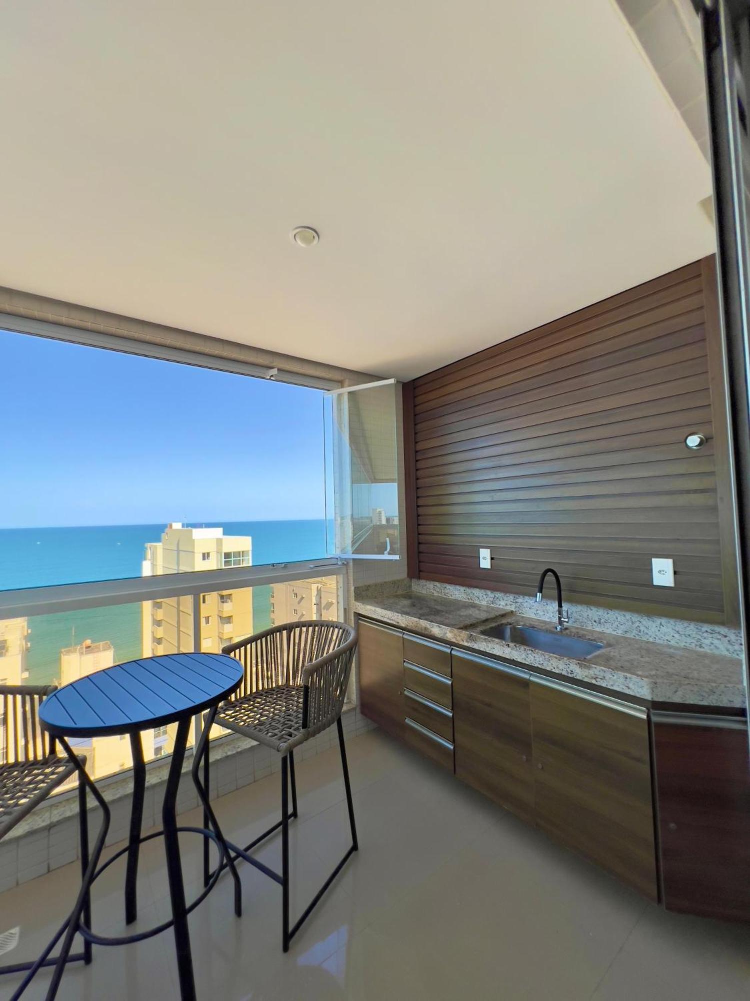 Desfrute De Um Moderno Apto Na Do Morro, Com Deslumbrante Vista Mar, A Uma Quadra Da Praia, Redes De Protecao, Quartos Com Ar Condicionado, Roupas De Cama E Banho, Tv 65, Internet 500 Mega, Predio Com Piscina E Portaria 24