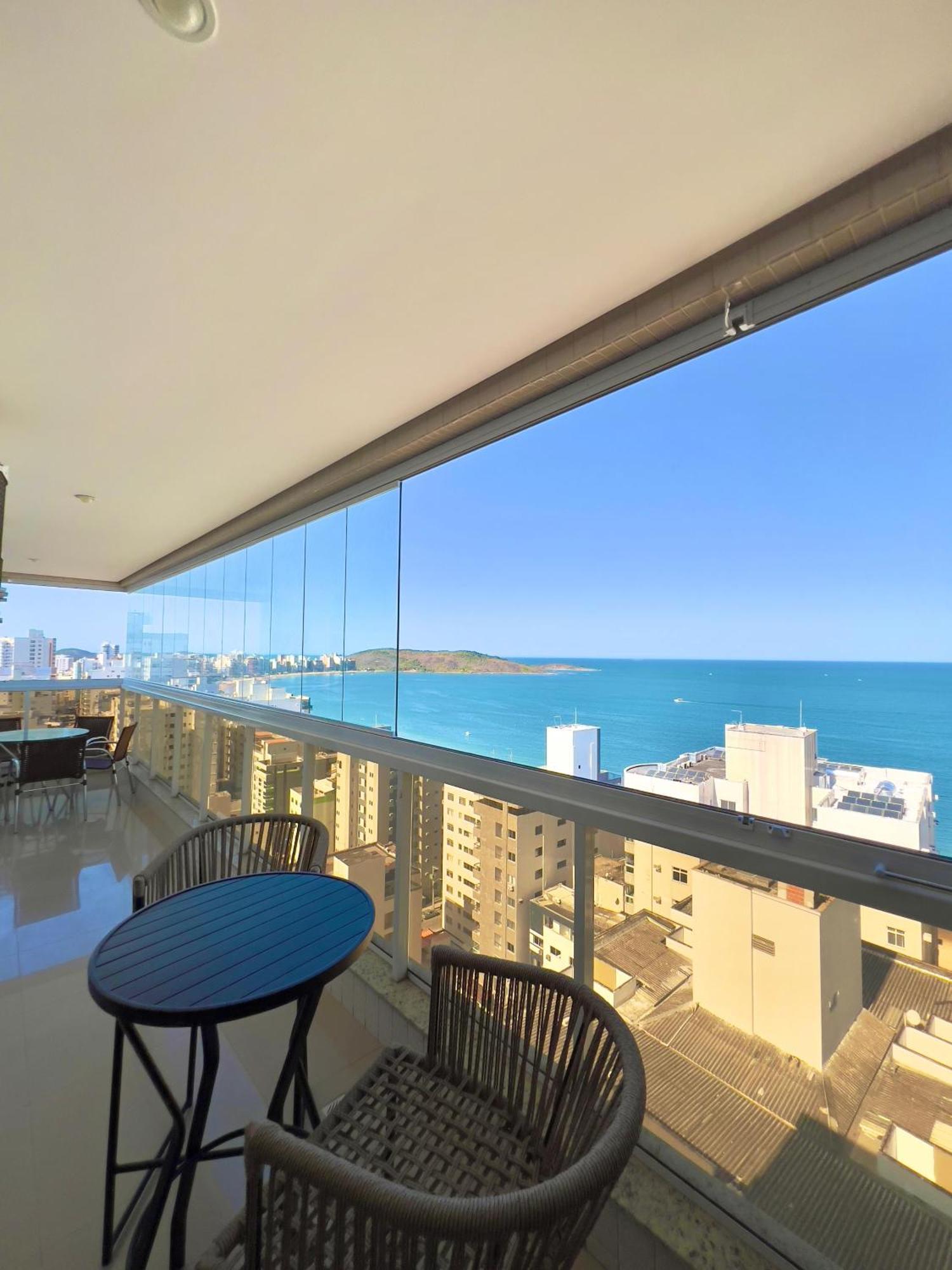 Desfrute De Um Moderno Apto Na Do Morro, Com Deslumbrante Vista Mar, A Uma Quadra Da Praia, Redes De Protecao, Quartos Com Ar Condicionado, Roupas De Cama E Banho, Tv 65, Internet 500 Mega, Predio Com Piscina E Portaria 24 Apartment