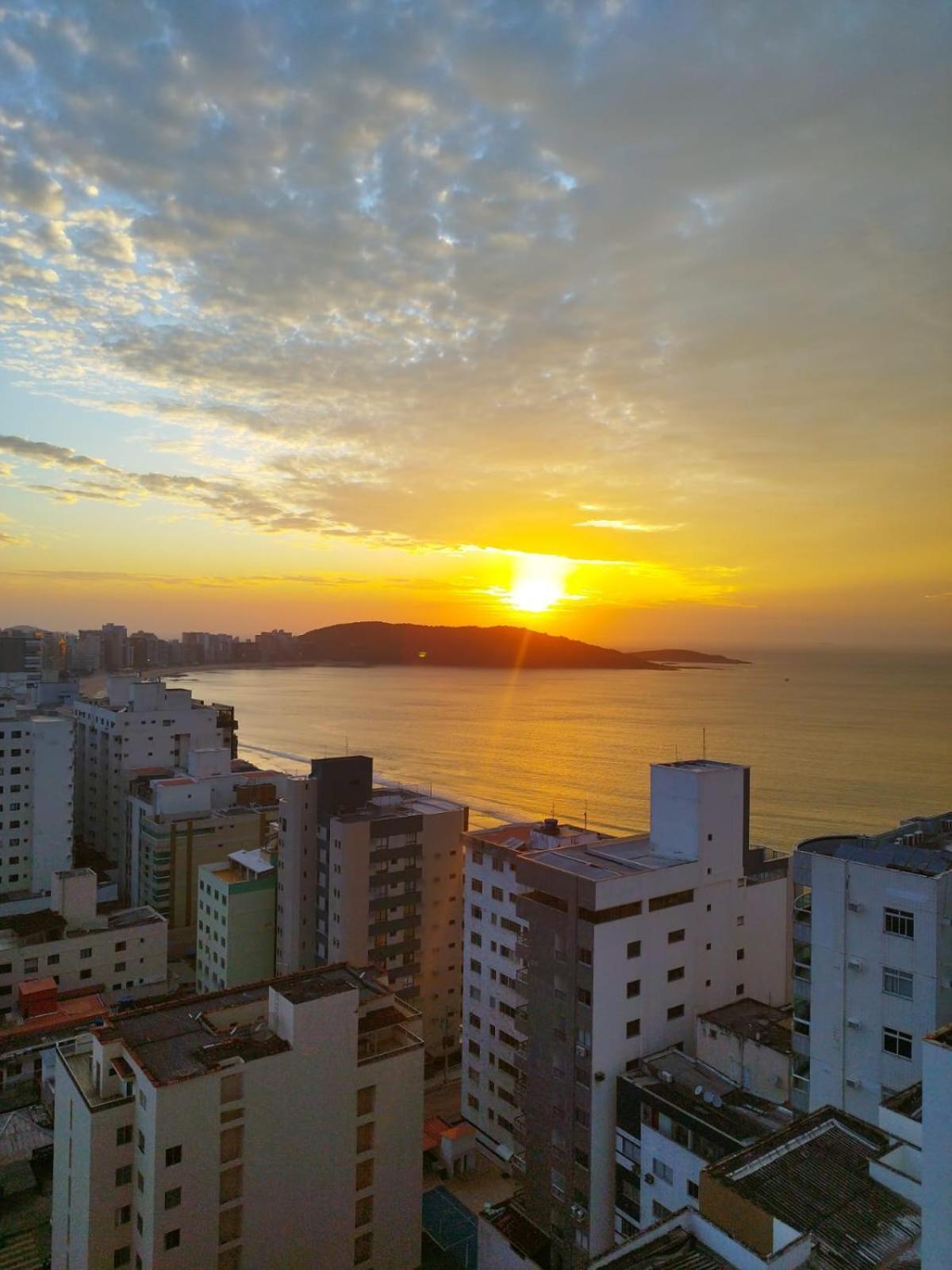 Apartment Desfrute De Um Moderno Apto Na Do Morro, Com Deslumbrante Vista Mar, A Uma Quadra Da Praia, Redes De Protecao, Quartos Com Ar Condicionado, Roupas De Cama E Banho, Tv 65, Internet 500 Mega, Predio Com Piscina E Portaria 24 *